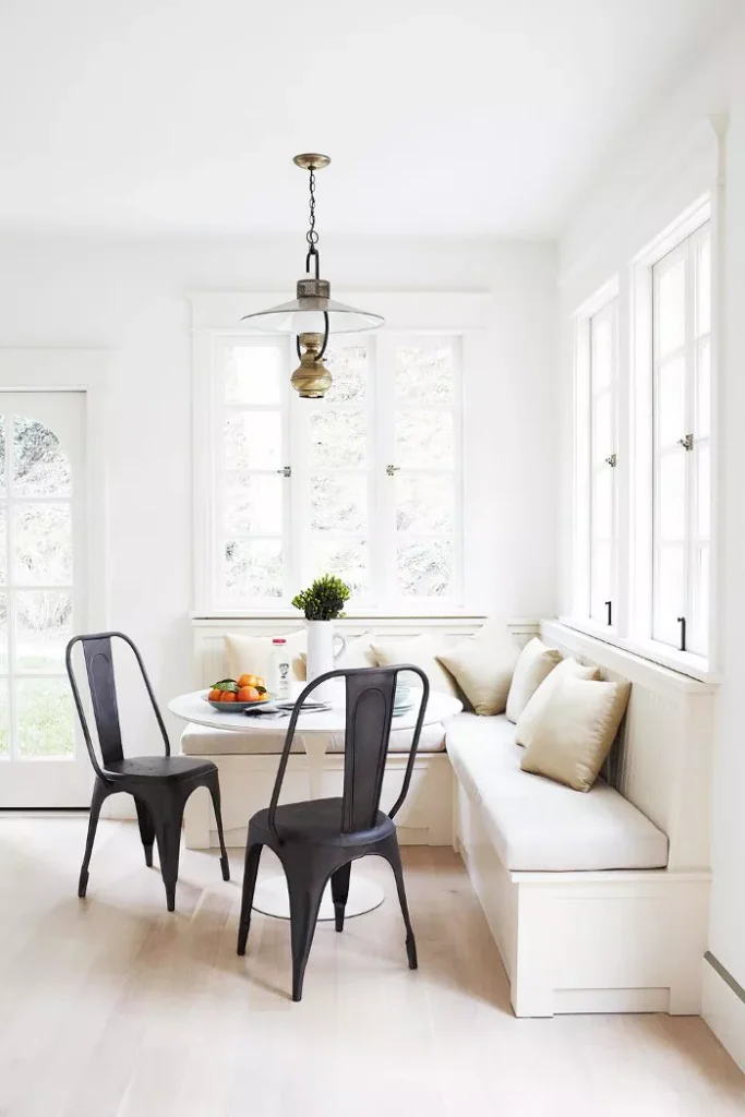 Built-in Kitchen Banquet for a high-end design