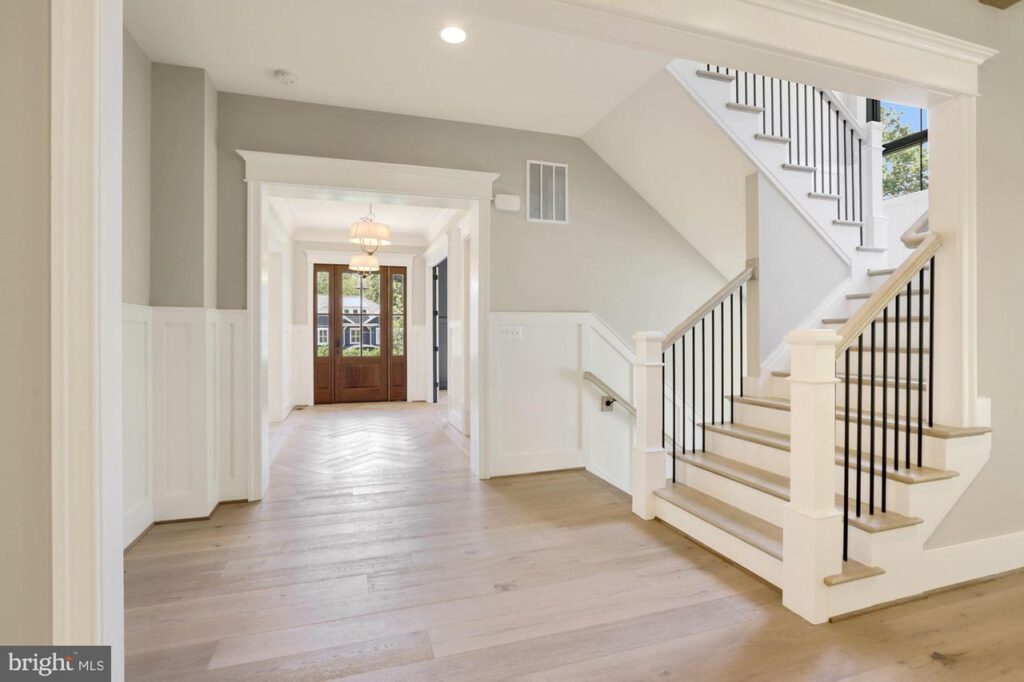 White And Natural Modern Hardwood Staircase