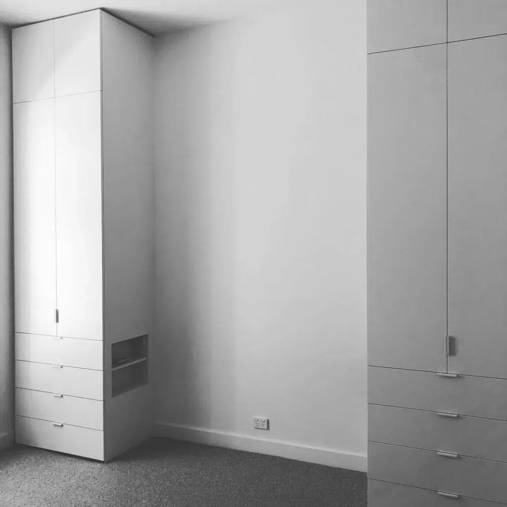 32 Floor To Ceiling Cabinets Ideas To Maximize Storage 23 Taking Advantage Of Huge Ceiling Heights While Making The Most Of Limited Floor Space.