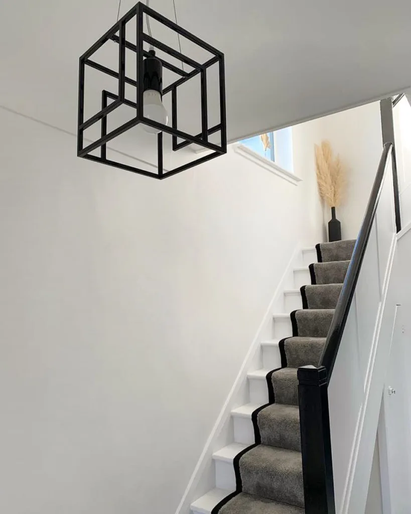 31 Black And White Stairs That Are Sure To Stun 19 White Stairs With A Grey Runner That Has A Black Border To Match The Black Railing