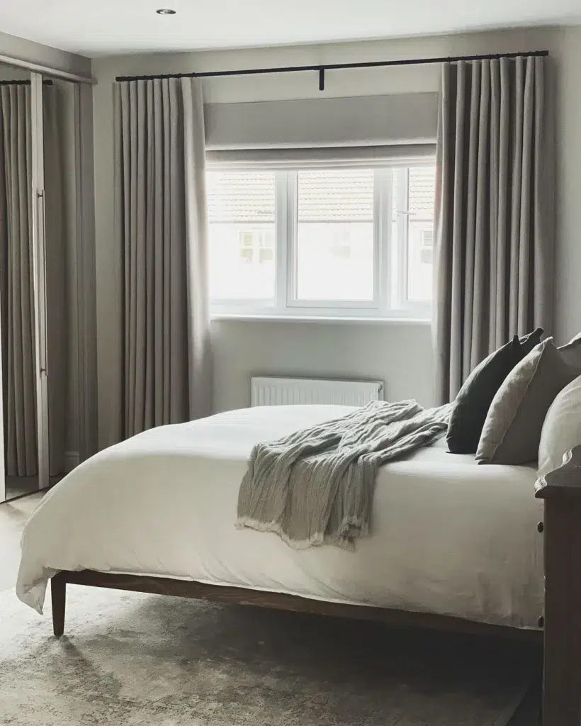 37 Rug Under Bed Ideas For A Stylish Bedroom 21 A Grey Bedroom With White Bedding And A Grey Rug