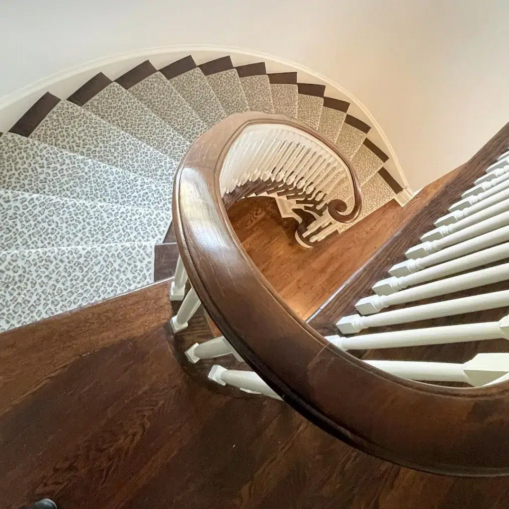 24 Curved Staircases For Design And Decor Inspiration 10 The Stairs Start From The Bottom Left Of Curve Upwards To The Right, And End At The Top Right.